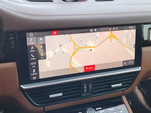 Used 2019 Porsche Cayenne Turbo image 17