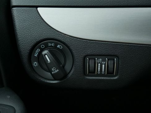 Used 2018 Dodge Grand Caravan GT FWD image 26