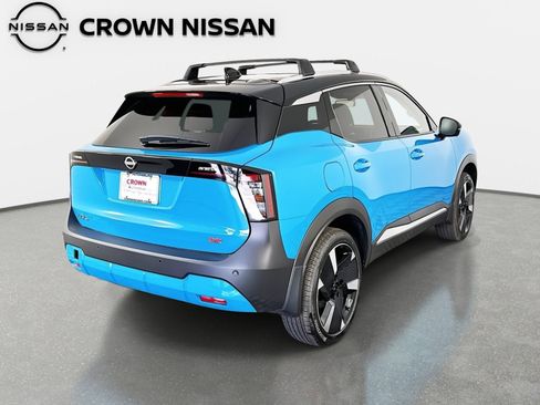 Used 2026 Nissan Kicks SR w/ SR Premium Package FWD image 5