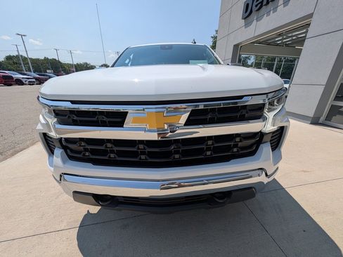 Used 2022 Chevrolet Silverado 1500 LT image 9