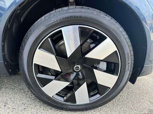 Certified 2024 Volvo XC60 T8 Plus w/ Protection Package Premier image 9