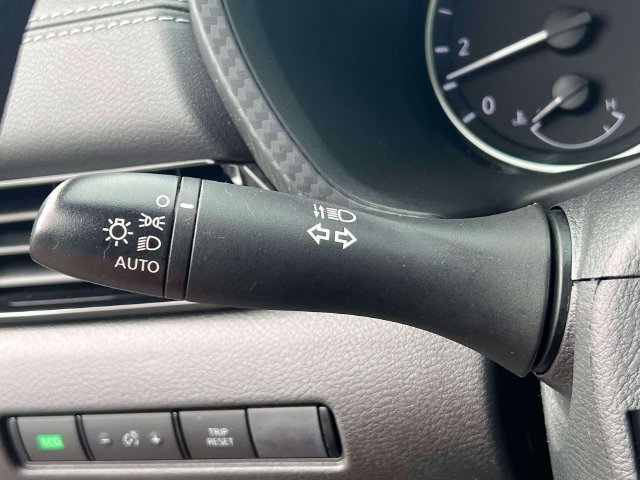 Used 2025 Nissan Sentra SV FWD image 22