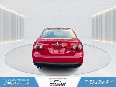Used 2010 Volkswagen Jetta Limited Edition FWD image 5