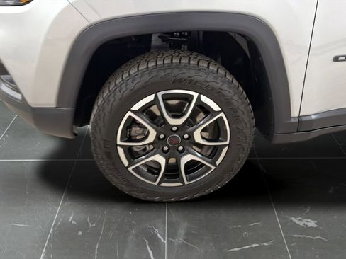 Used 2025 Jeep Compass Trailhawk AWD/4WD image 26