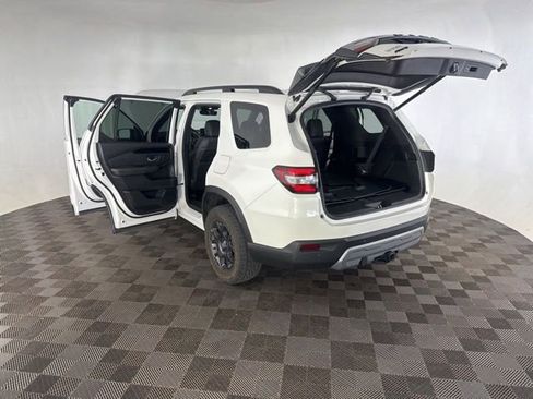 Used 2024 Honda Pilot TrailSport image 20