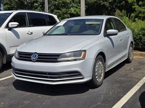 Used 2017 Volkswagen Jetta S FWD image 3