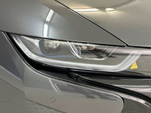 Used 2019 BMW i8 Roadster AWD/4WD image 11