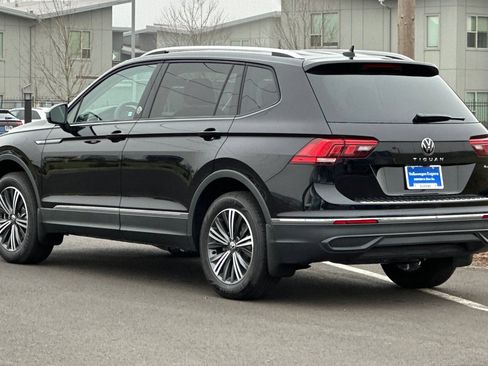 Used 2024 Volkswagen Tiguan Wolfsburg Edition AWD/4WD image 5