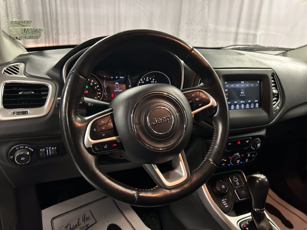 Used 2019 Jeep Compass Latitude w/ Cold Weather Group AWD/4WD image 13