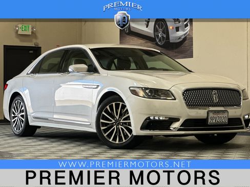 Used 2017 Lincoln Continental Select image 1