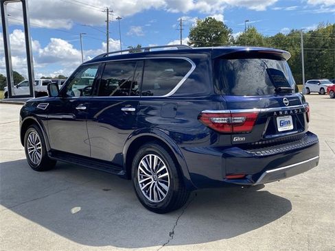 Used 2023 Nissan Armada SL w/ Captain's Chairs Package image 3