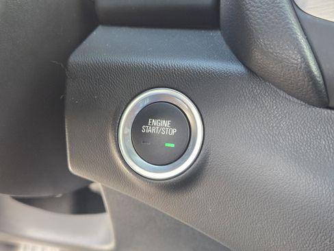 Used 2023 GMC Terrain SLE w/ Driver Convenience Package image 10