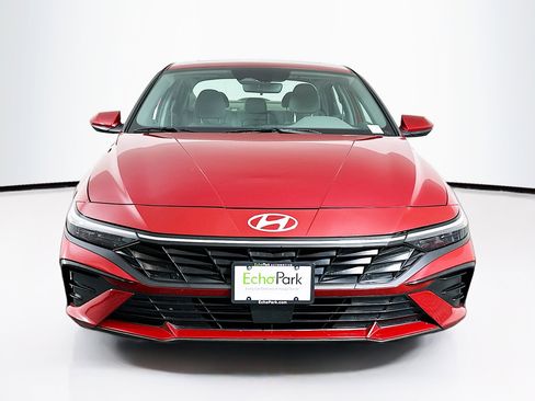 Used 2025 Hyundai Elantra SEL FWD image 2