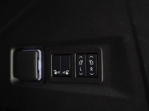Used 2025 GMC Yukon Denali w/ Denali Reserve Package AWD/4WD image 11