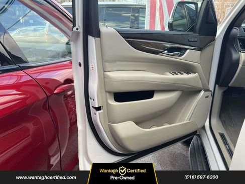 Used 2020 Cadillac Escalade Luxury image 16