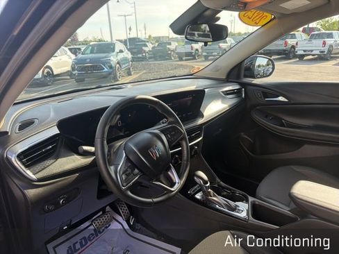 Used 2025 Buick Encore GX Preferred FWD image 17