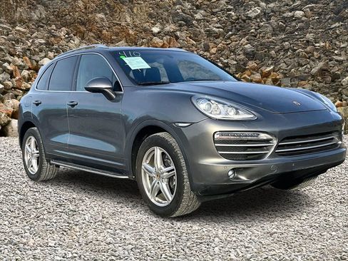 Used 2014 Porsche Cayenne Base image 9