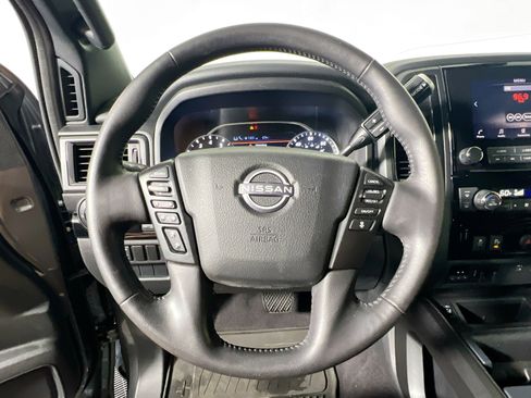 Used 2023 Nissan Titan SV w/ SV Convenience Package RWD image 17