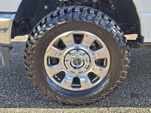 Used 2023 Ford F250 Lariat w/ Chrome Package image 31