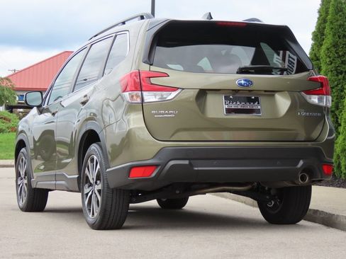 Used 2024 Subaru Forester Limited AWD/4WD image 11