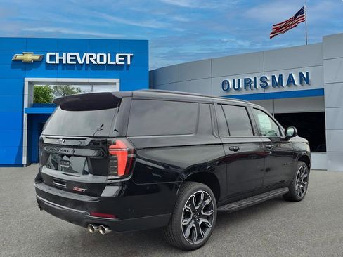 New 2026 Chevrolet Suburban RST image 3