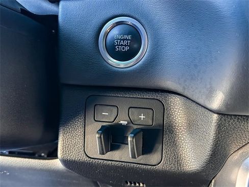 Used 2023 Toyota Tundra Platinum image 16