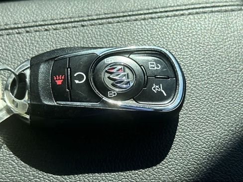 Used 2023 Buick Encore GX Essence w/ Experience Buick Package FWD image 28