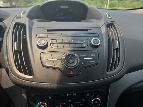 Used 2017 Ford Escape SE AWD/4WD image 10