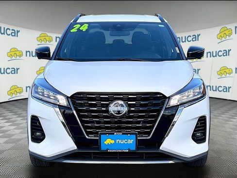 Used 2024 Nissan Kicks SR FWD image 2