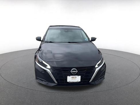 Used 2025 Nissan Altima 2.5 SV FWD image 4