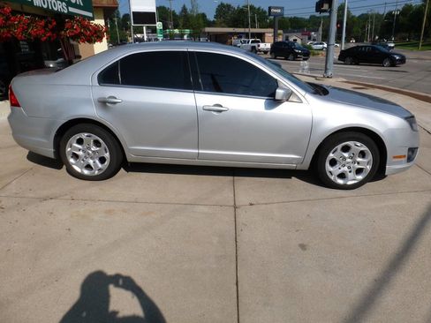 Used 2010 Ford Fusion SE image 5