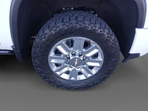 Used 2024 Chevrolet Silverado 3500 High Country w/ High Country Premium Package image 16