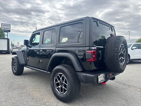 Used 2024 Jeep Wrangler Unlimited Rubicon AWD/4WD image 4