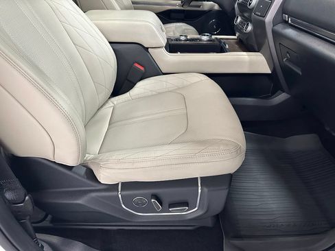 Used 2021 Ford Expedition Platinum AWD/4WD image 61