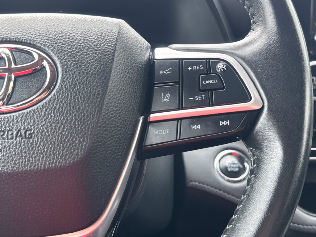 Used 2023 Toyota Highlander LE FWD image 22