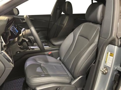 Used 2025 Audi Q8 Premium w/ Convenience Package AWD/4WD image 4