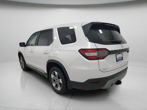 Used 2025 Honda Pilot EX-L image 9