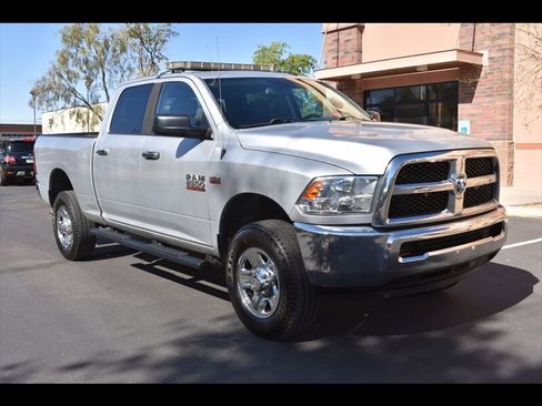 Used 2015 RAM 2500 SLT image 2