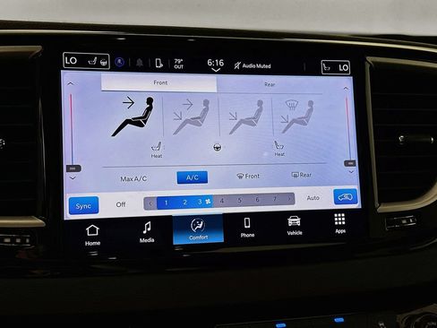 Certified 2024 Chrysler Pacifica Touring-L FWD image 24