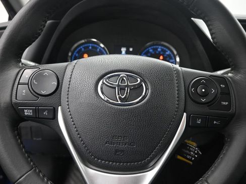 Used 2017 Toyota Corolla SE w/ Carpet Mat Package (TMS) FWD image 11