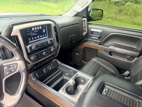 Used 2018 GMC Sierra 1500 Denali w/ Denali Ultimate Package AWD/4WD image 21