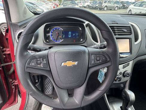 Used 2015 Chevrolet Trax LT w/ LPO, Protection Package FWD image 10