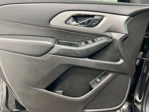 Used 2018 Chevrolet Traverse LT FWD image 21
