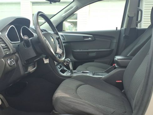 Used 2011 Chevrolet Traverse LT w/ Personal Connectivity Package AWD/4WD image 8