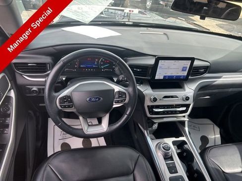 Used 2022 Ford Explorer XLT w/ Equipment Group 202A RWD image 26