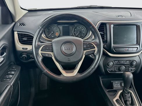 Used 2014 Jeep Cherokee Latitude w/ Cold Weather Group FWD image 17