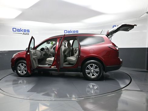 Used 2016 Chevrolet Traverse LT image 58