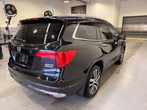 Used 2017 Honda Pilot Touring image 6