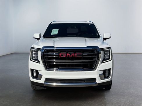 Used 2022 GMC Yukon SLT w/ SLT Premium Package image 8