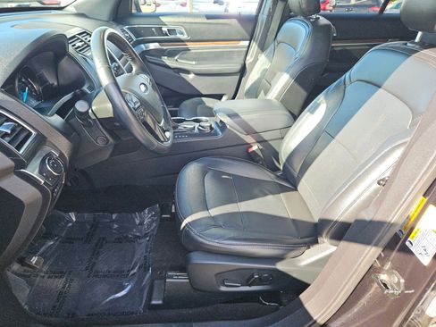 Used 2019 Ford Explorer Limited w/ Ford Safe & Smart Package image 17